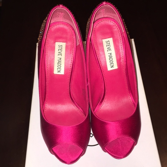 Steve Madden Peep Toe Pump - Picture 2 of 6